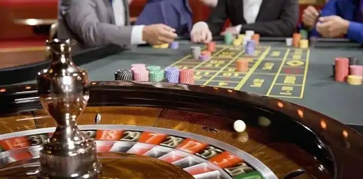 Tim meninjau fitur Blackjack MH
